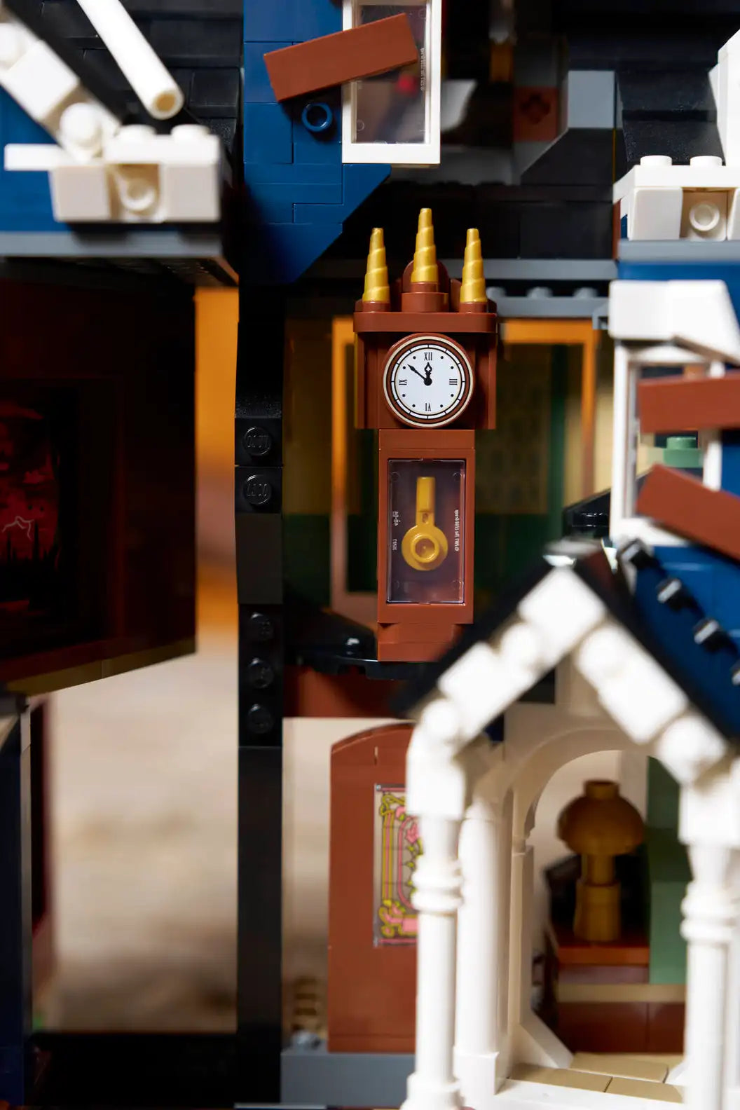 Lego 11370 Icons Stranger Things: The Creel House Presale Brand New W/ FREE ITEM